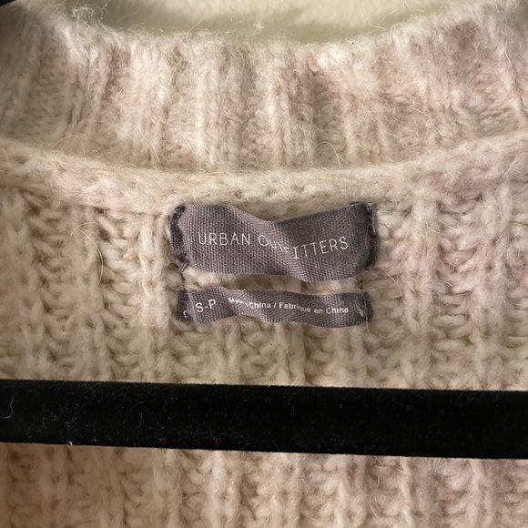 Urban Outfitters Cropped Sweater - Picture 2 of 2